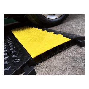 900X550X50mm Road Safety Rubber Cable Cover Speed Bumps Cable Ramp Protectors 5 Channel