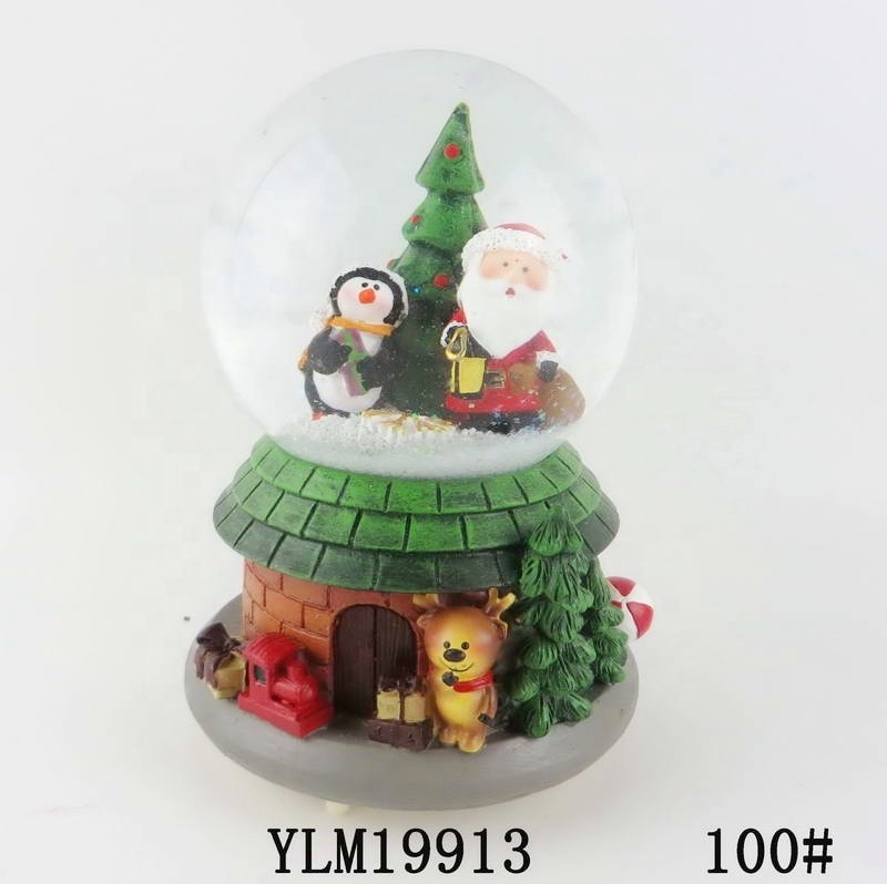 Wholesale Cute Fanny Delicate Glass Christmas Penguin Water Snow Globe For Home Decor Gifts