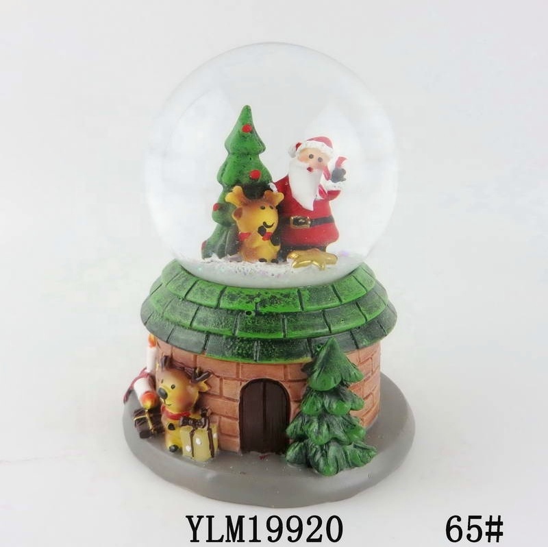 Newest Delicate High Level Resin Musical Christmas Glass Water Snow Globe For Home Decor