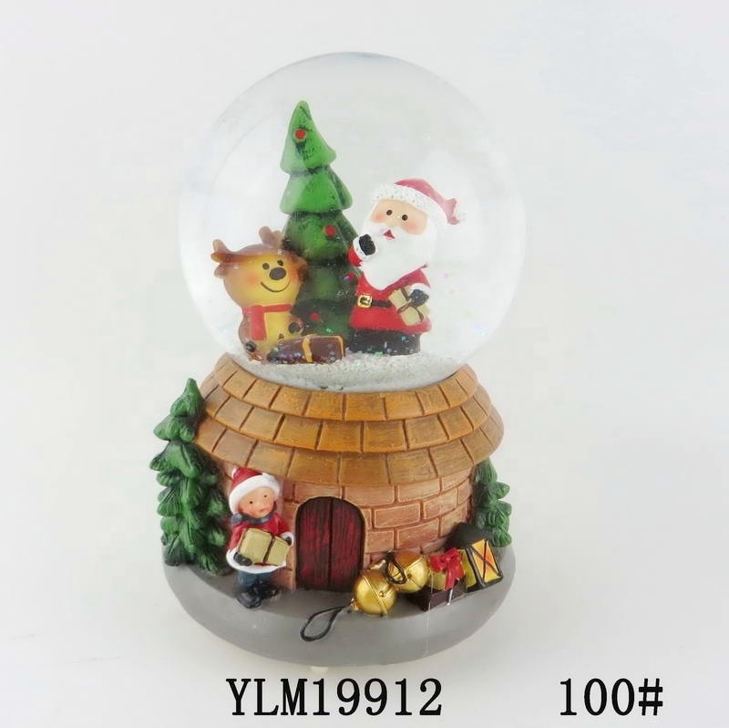 Wholesale Cute Fanny Delicate Glass Christmas Penguin Water Snow Globe For Home Decor Gifts