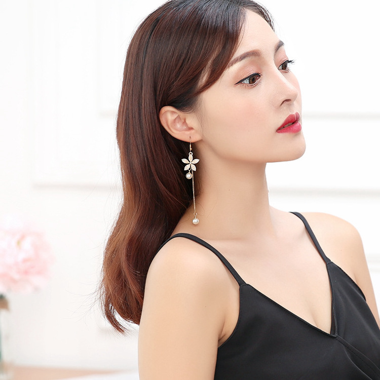 hot selling French minimalist sexy  luxury geometric hooks ball shaped titanium brass earrings for ladies