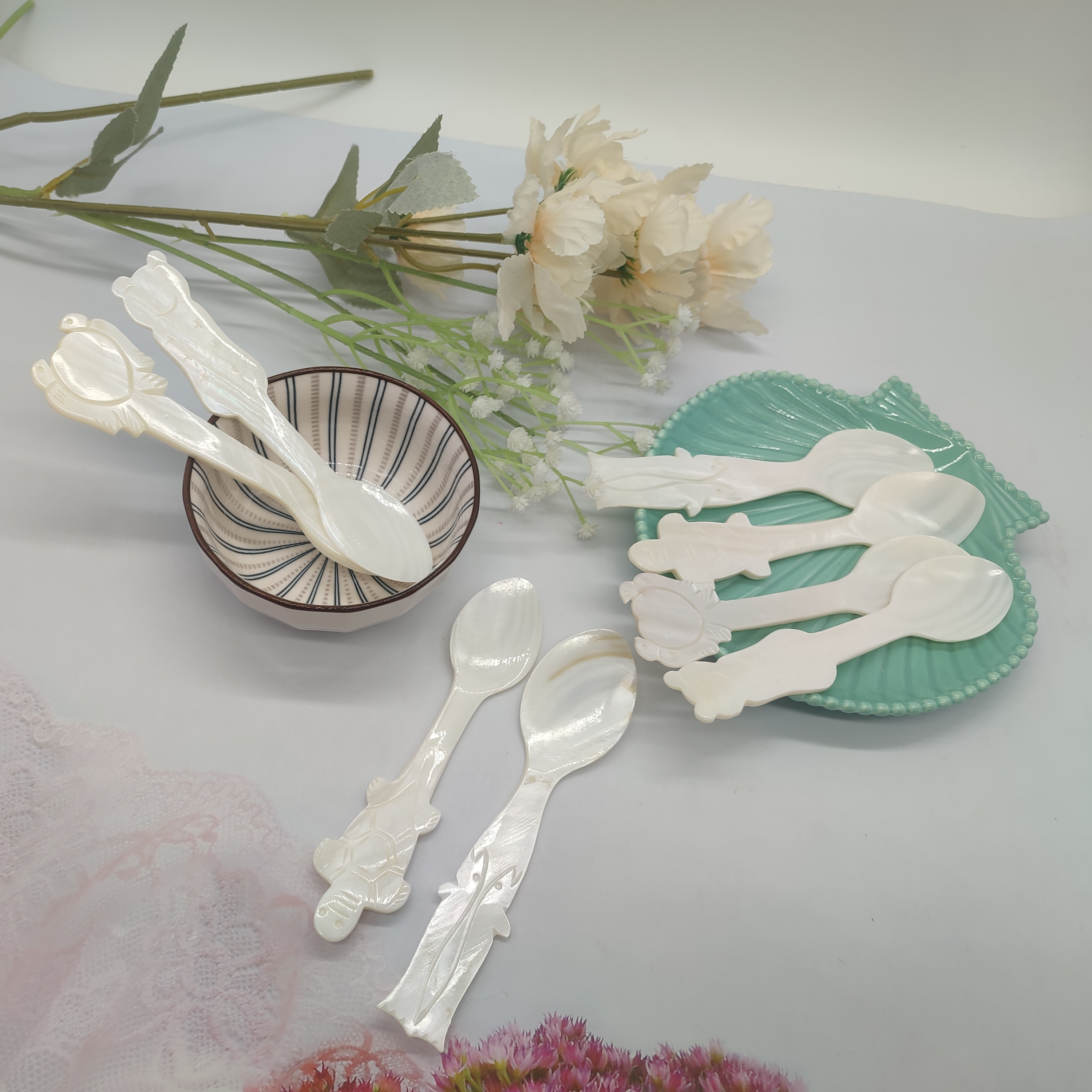 Custom logo  natural   design laser inlay river shell caviar ice cream coffee tea set mother of pearl mop shell scoop spoon fork