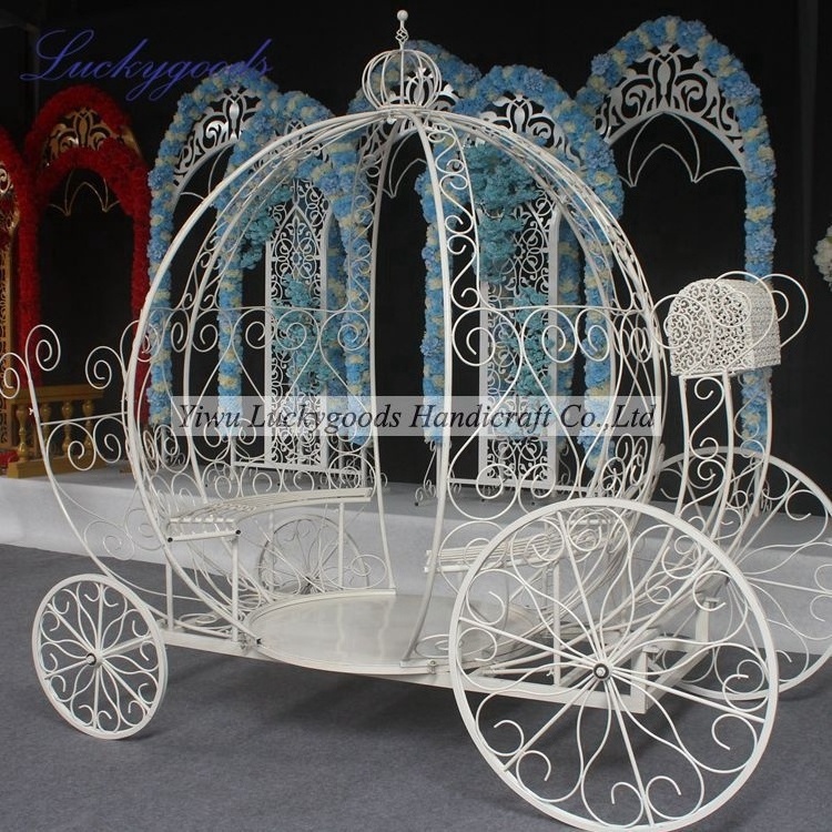 Royal White Iron Large Outdoor Decoration Cinderella Carriage Horse Carriage for Wedding Holiday Festival