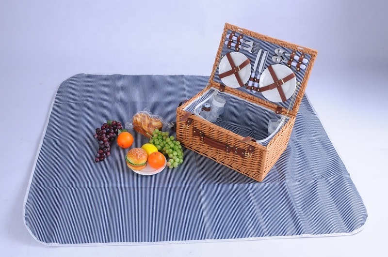 Wholesale cheap wicker picnic basket with cutlery and picnic blanket for 4 person