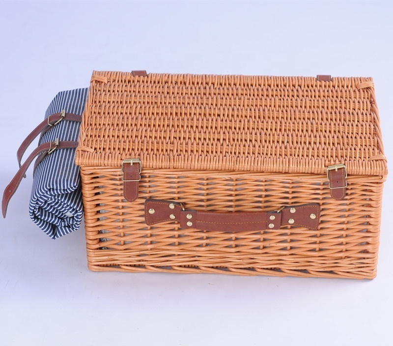 Wholesale cheap wicker picnic basket with cutlery and picnic blanket for 4 person