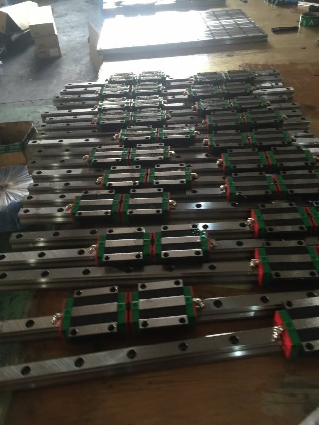 100% Original Taiwan HIWIN Bearing 2000mm Guideway Block Precision CNC Machine 25mm Heavy Duty Linear Guide Rail