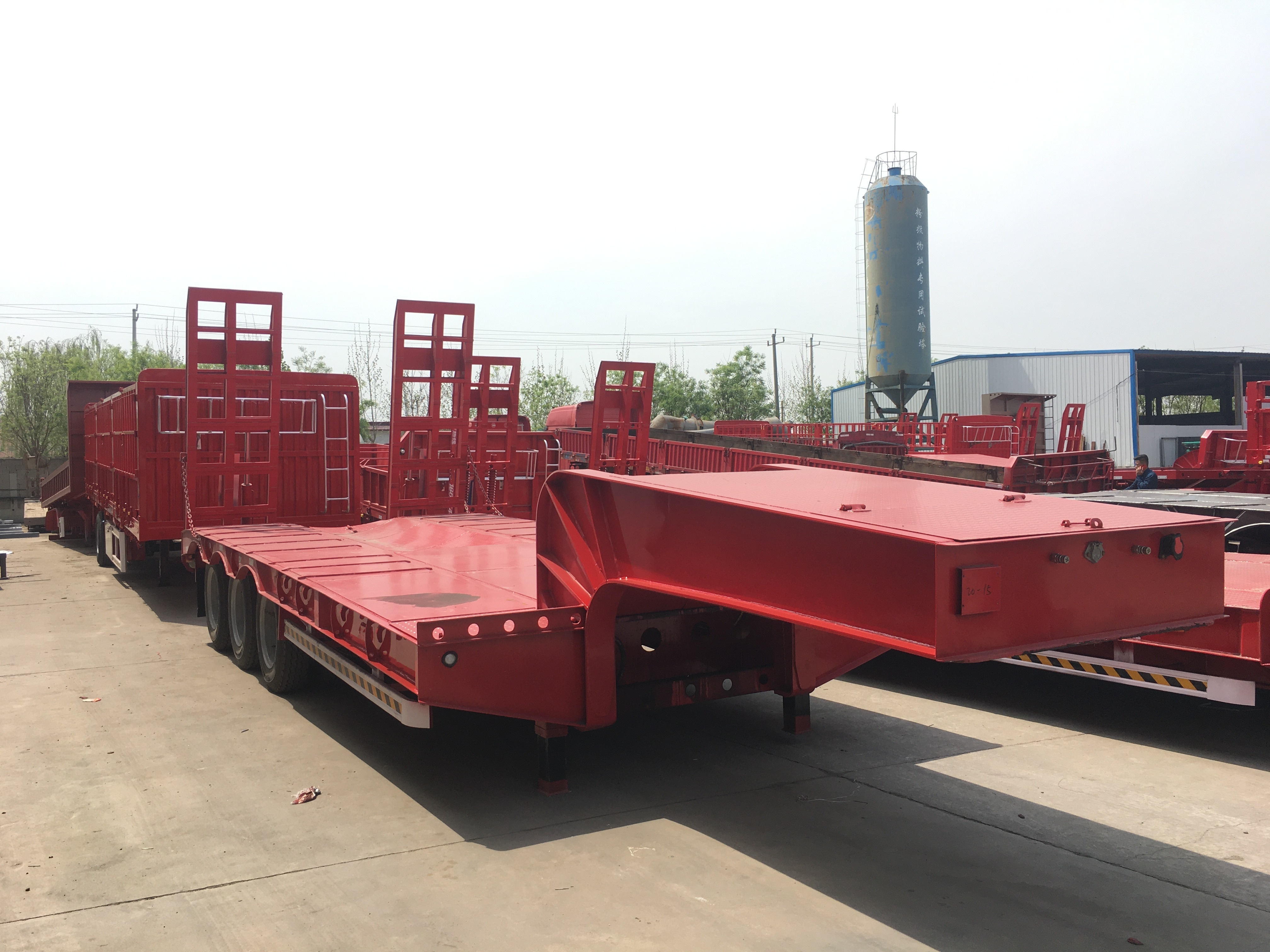 Low Price Factory Heavy Duty 3 Axles Lowboy Trailer 60 80 100 Tons Lowbed Low Bed Truck Semi Trailer