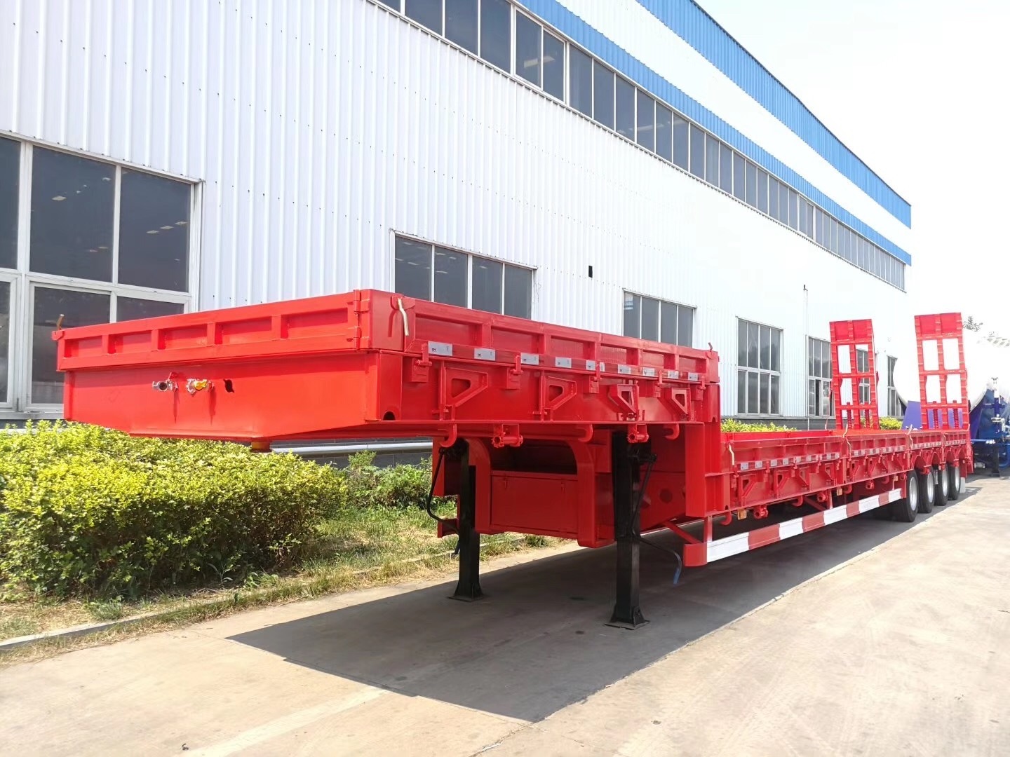 Low Price Factory Heavy Duty 3 Axles Lowboy Trailer 60 80 100 Tons Lowbed Low Bed Truck Semi Trailer