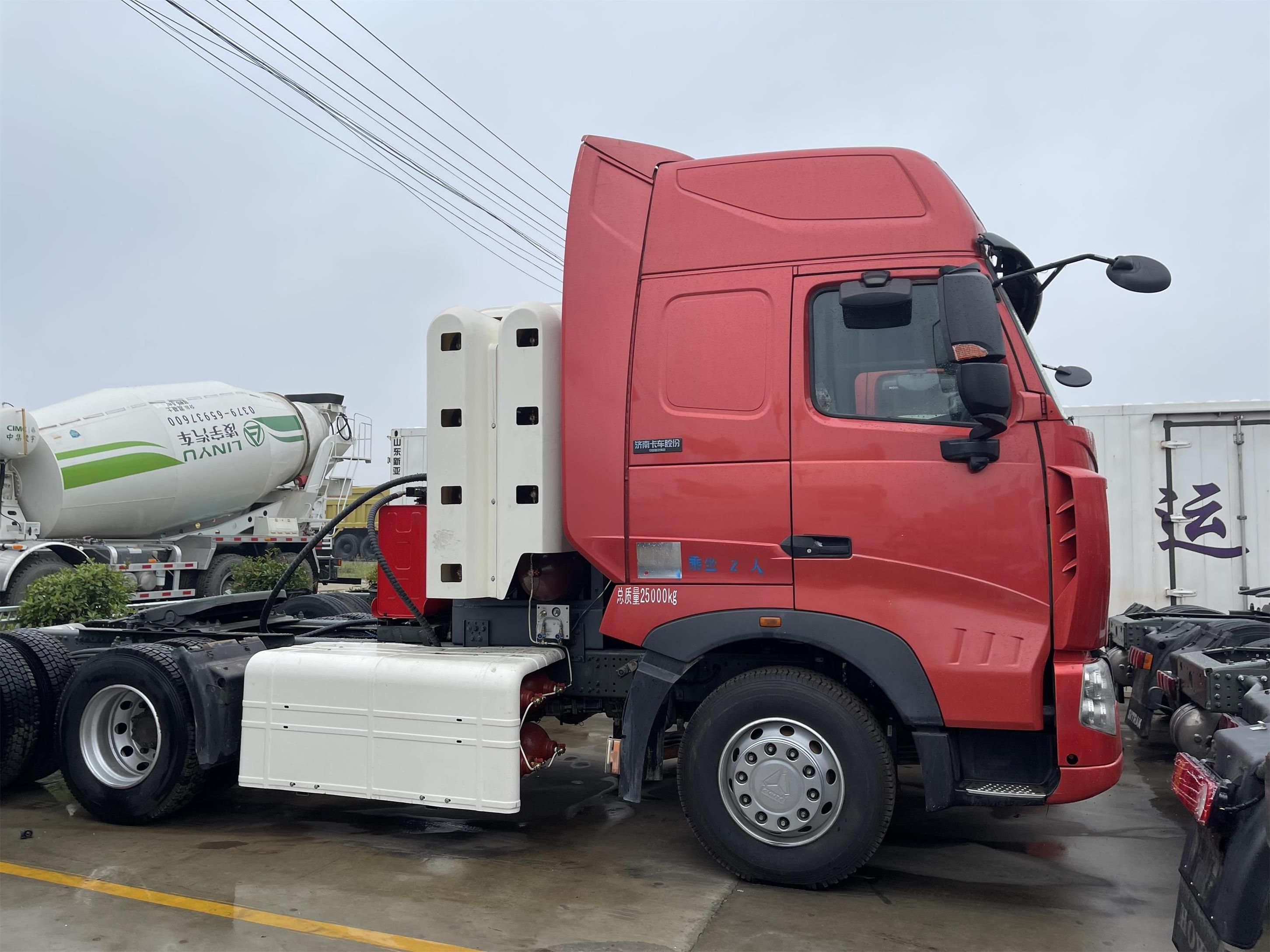 Howo Units Sino Sinotruk 6*6 Scania Trucks Second Hand Sinotruck Shacman Tractors 6*6 Cng Used Tractor Truck