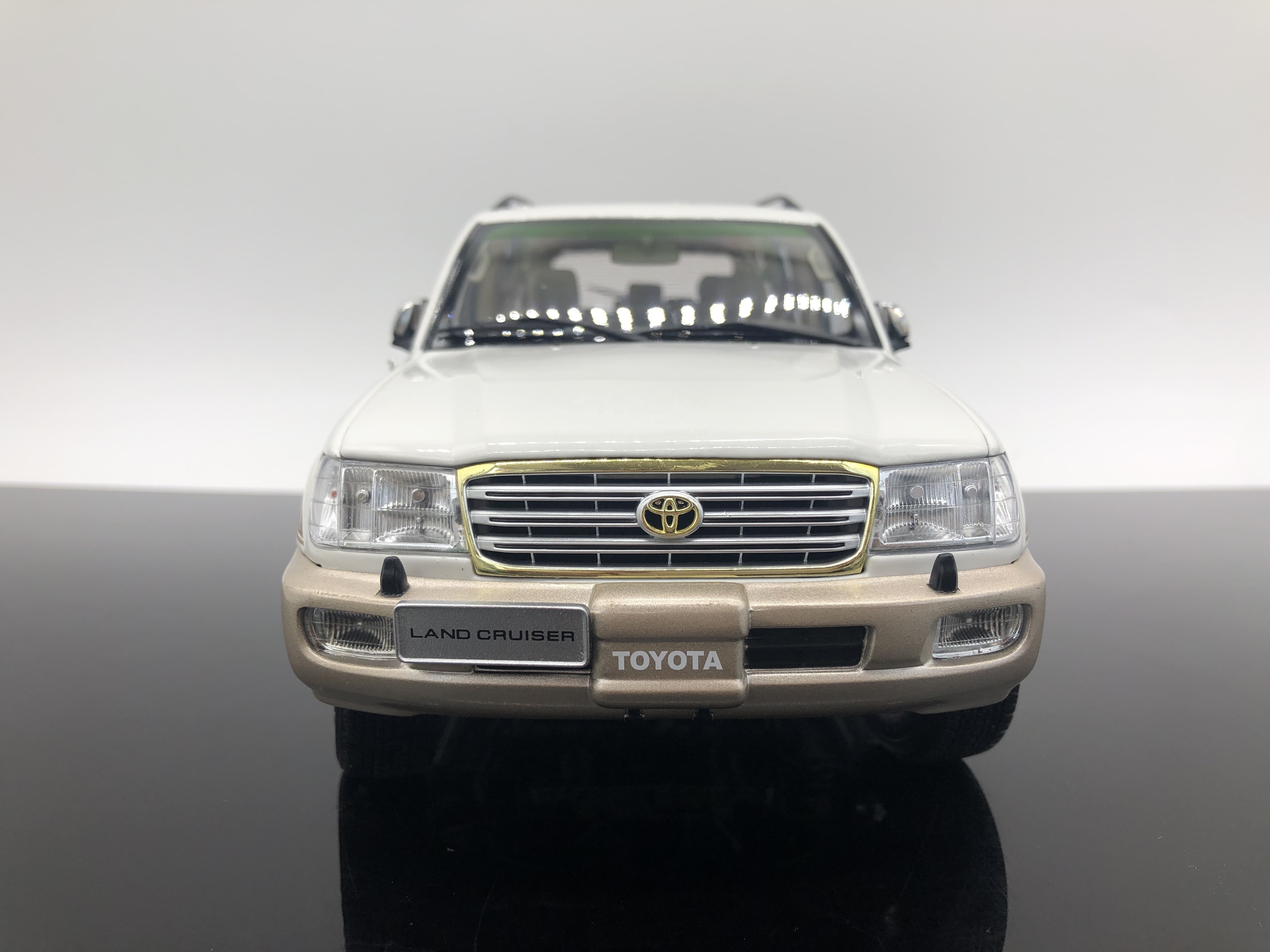 Toyota Land Cruiser LC100 1:18 Fully Open Door Alloy Simulation Car Model For Decoration And Gifts