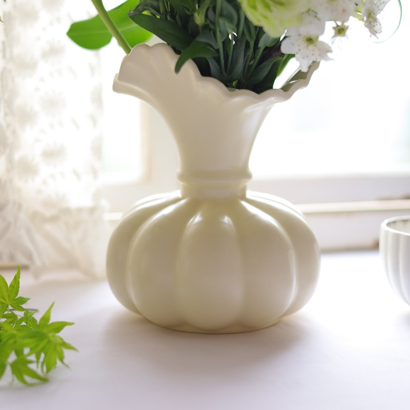 Modern Farmhouse Cream Pumpkin Shape Lace Edge Flower Vase Ceramic for Home Decor Wedding Reception