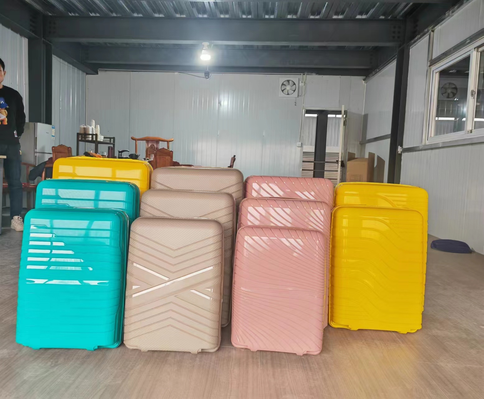 Cheap And High Quality PP Luggage Set Manufacturers OEM ODM Customized Logo Semi-Finished Suitcase Set