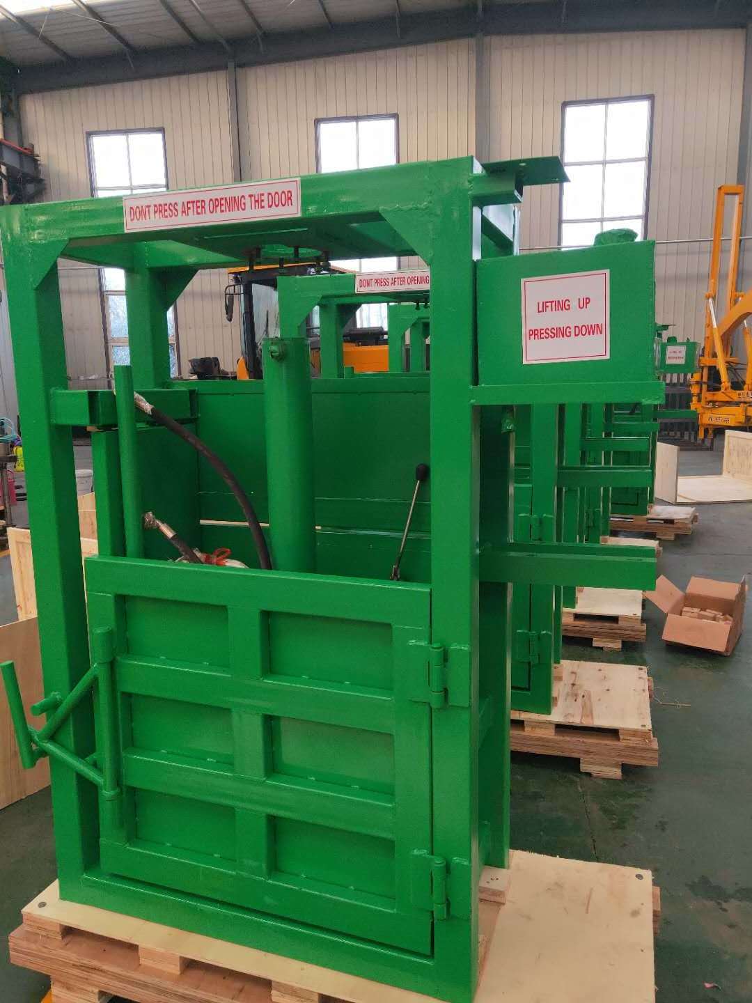 PET Bottle Baler Machine With Hydraulic Compactor ,Plastic Baler ,PET Bottle Baler Machine