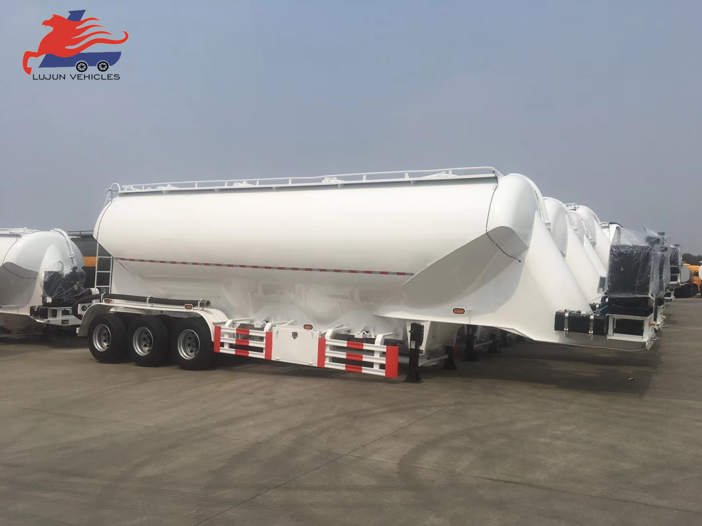 3 Alxes Diesel or Electirical Engine compresor 30/40/50 Ton Tanker 30/45/50 Cbm Bulk Cement Tank Trailer Cement Semi Trailer