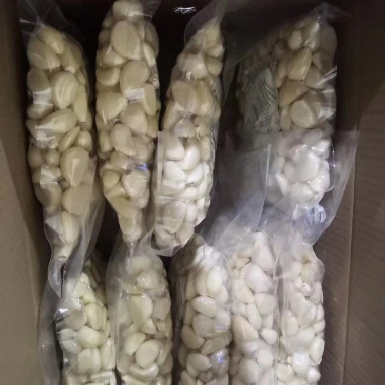 Chinese Fresh Peeled Garlic Cloves 1KG Vacuum Bag Packing Cheap Price Wholesale Peeled Garlic For Sale