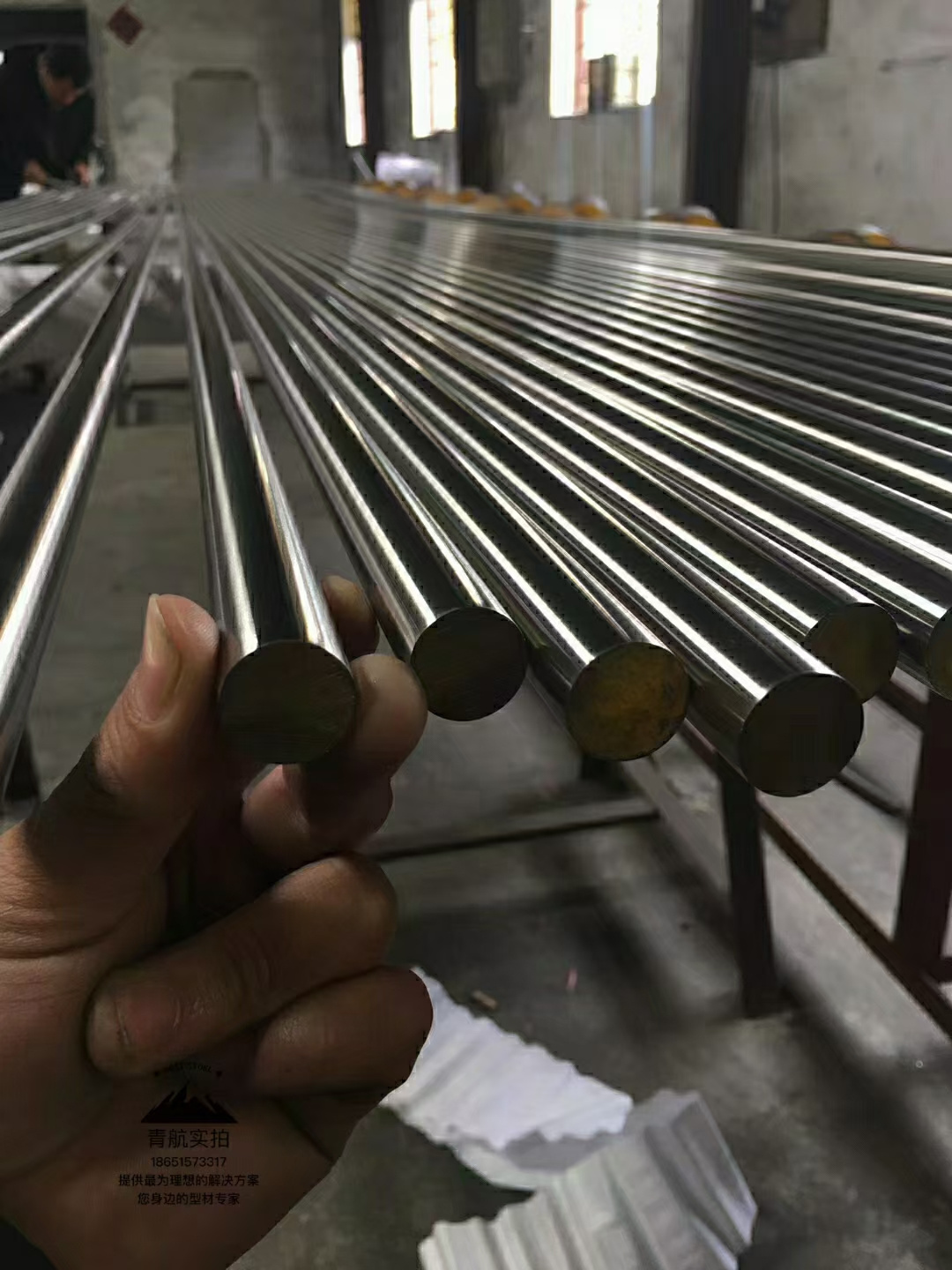 Hot Rolled ASTM AISI JIS DIN EN SS 304L 316L 904L 310S 321 304 stainless rod steel round welding rod bar price per kg