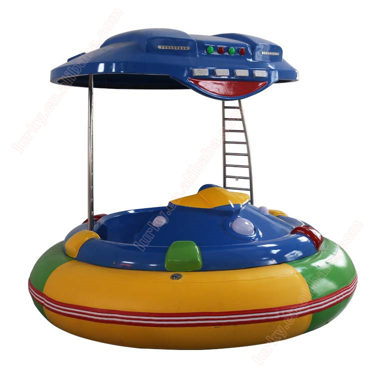 Children's water toys floating electric bumper boats are suitable for amusement parks, inflatable pools and so on