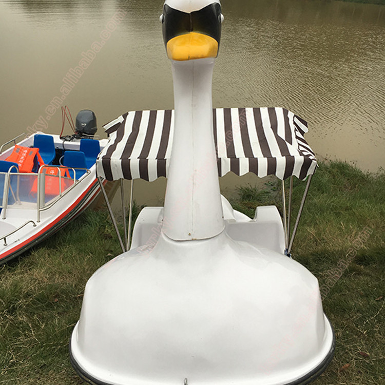 Factory Prices Fiberglass water pedal boat for family water amusement