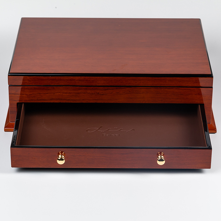 A luxury wooden chocolate box used to display chocolate bars Luxury gift box