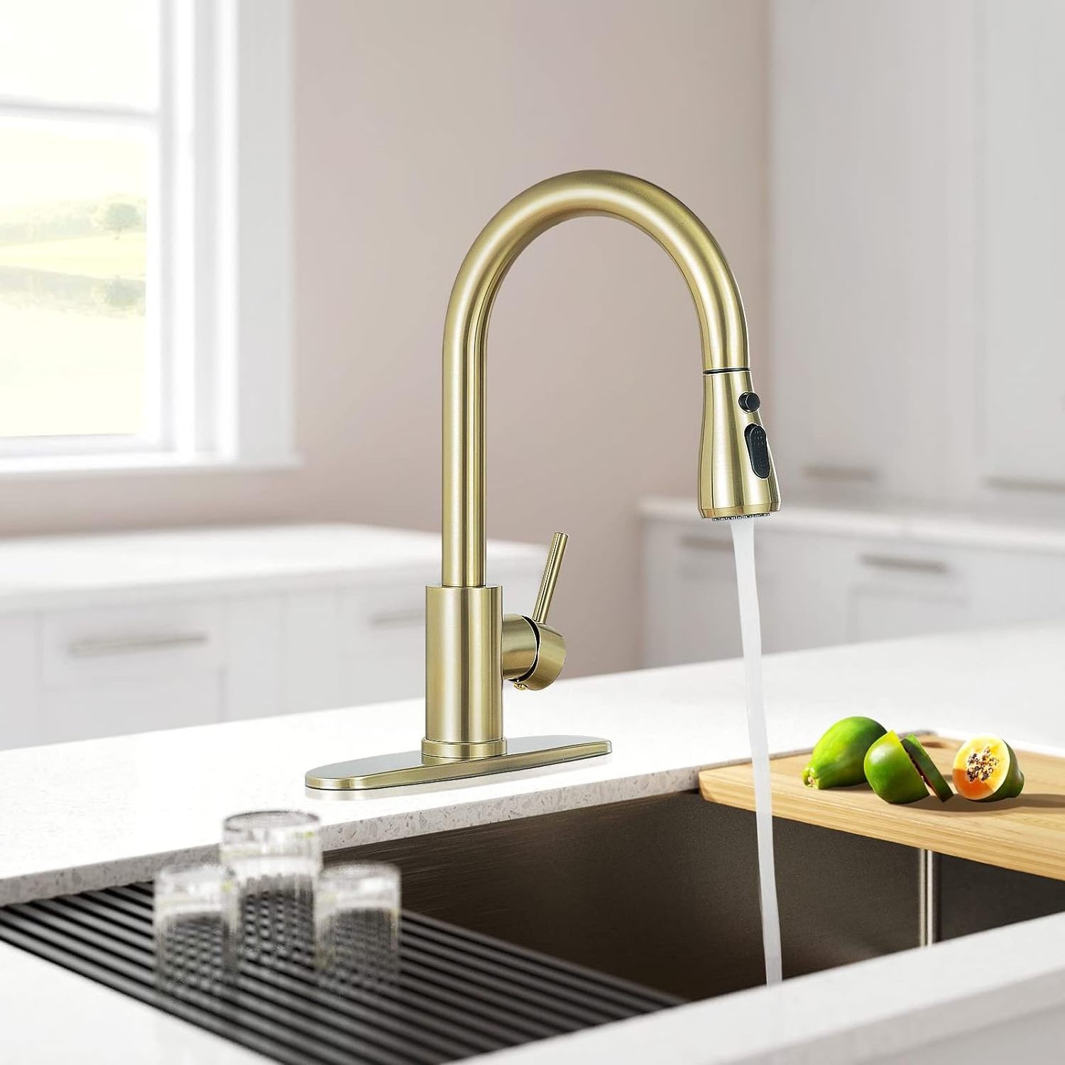 brushed Gold Kitchen Faucet with Pull Down Sprayer, Single Handle RV Kitchen Sink Faucet with Pull Out Sprayer