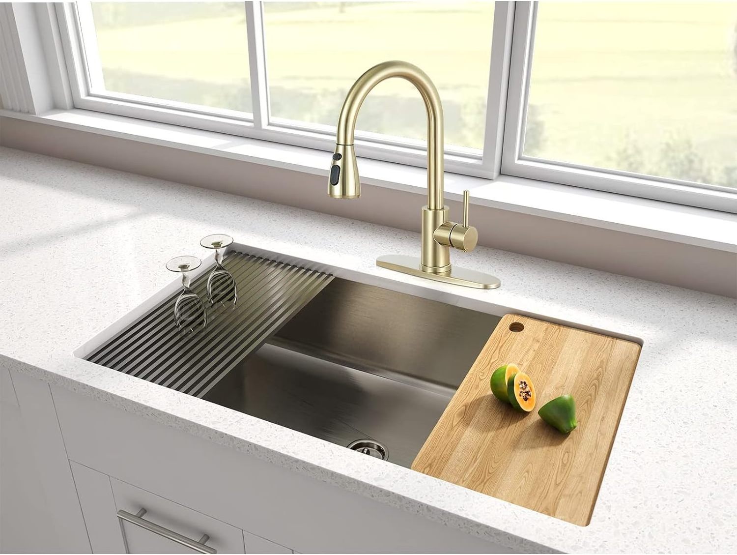 brushed Gold Kitchen Faucet with Pull Down Sprayer, Single Handle RV Kitchen Sink Faucet with Pull Out Sprayer