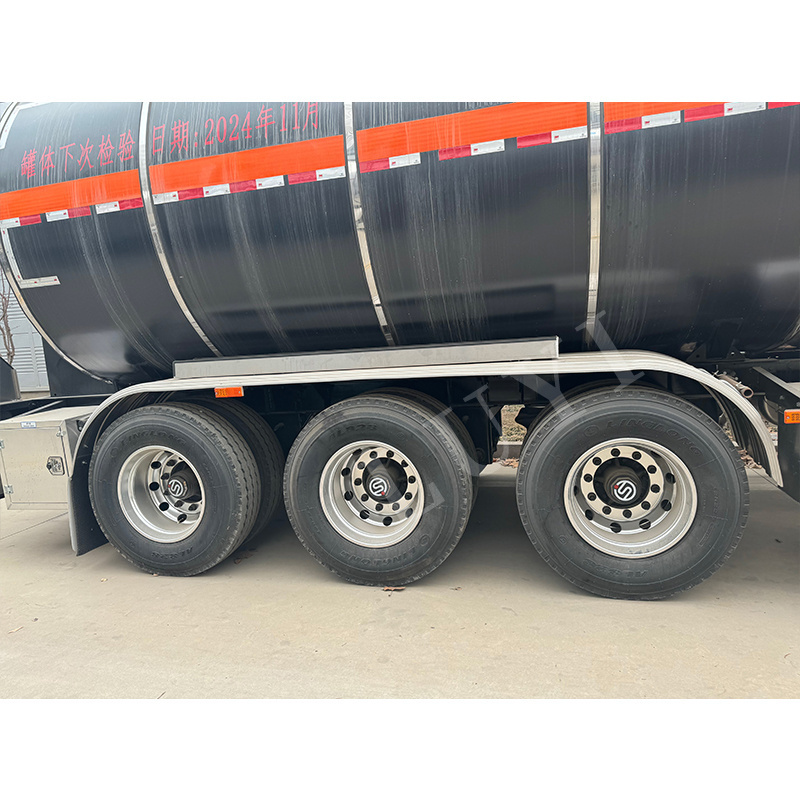 LUYI Asphalt Transportation Truck Tank Semi-trailer For long, medium and short distance transportation of liquid asphalt.