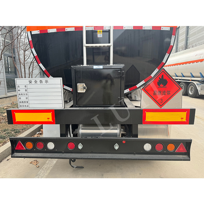 LUYI Asphalt Transportation Truck Tank Semi-trailer For long, medium and short distance transportation of liquid asphalt.