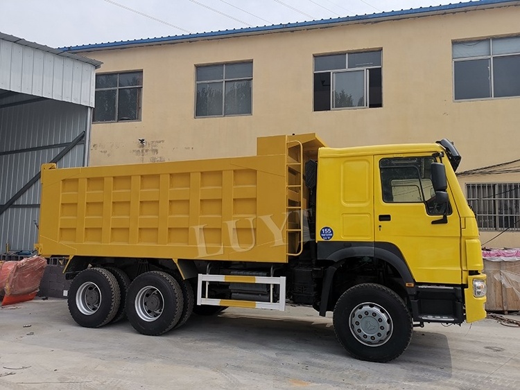 Used Howo dump trucks 6X4 8X4 380 hp 420 hp Tipper Truck coal stone  for sale