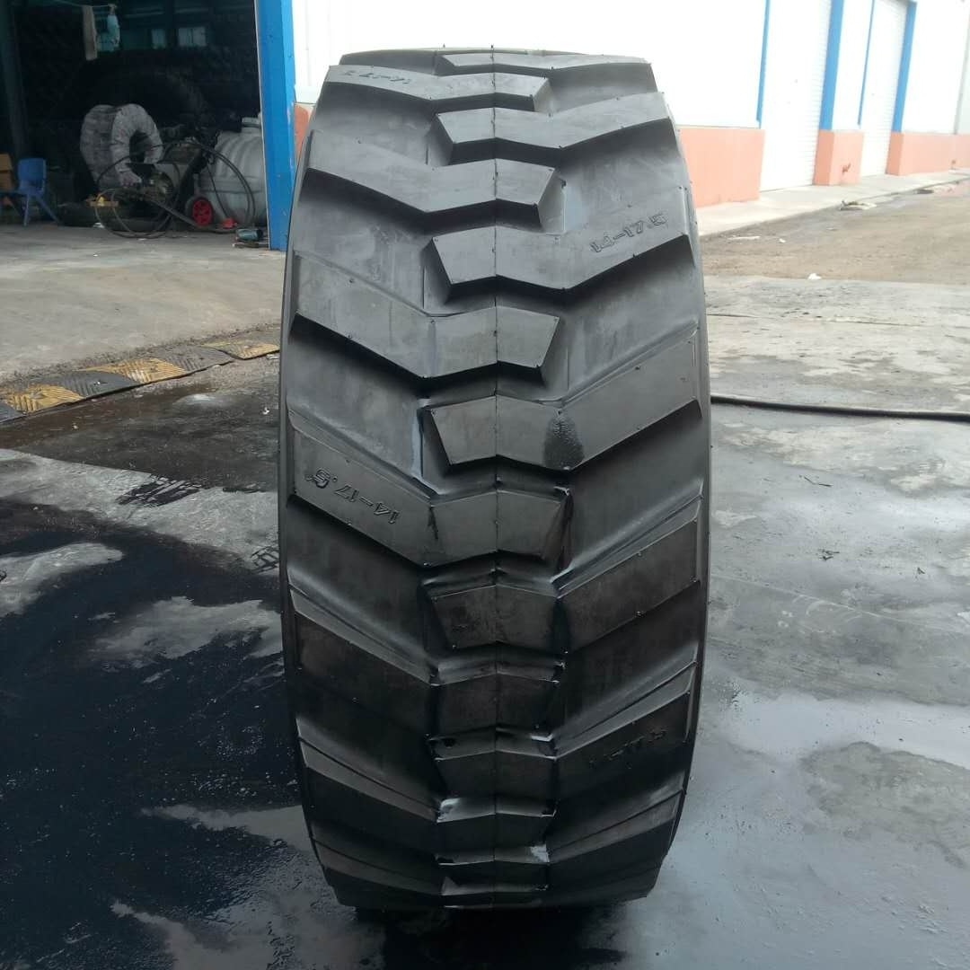 High Quality Solid Skid Steer 10-16.5 12-16.5 14-17.5 Backhoe Tires On Rims 15-19.5 23X8.5-12  27X8.5-15