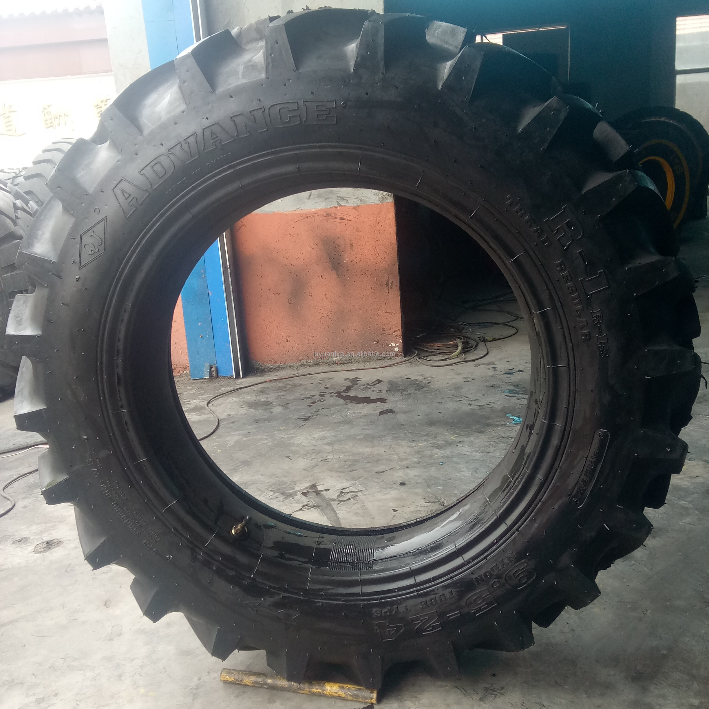 Factory direct sale 11.2-28  farm tractor tyre R-1S Encryption herringbone agriculture tyre