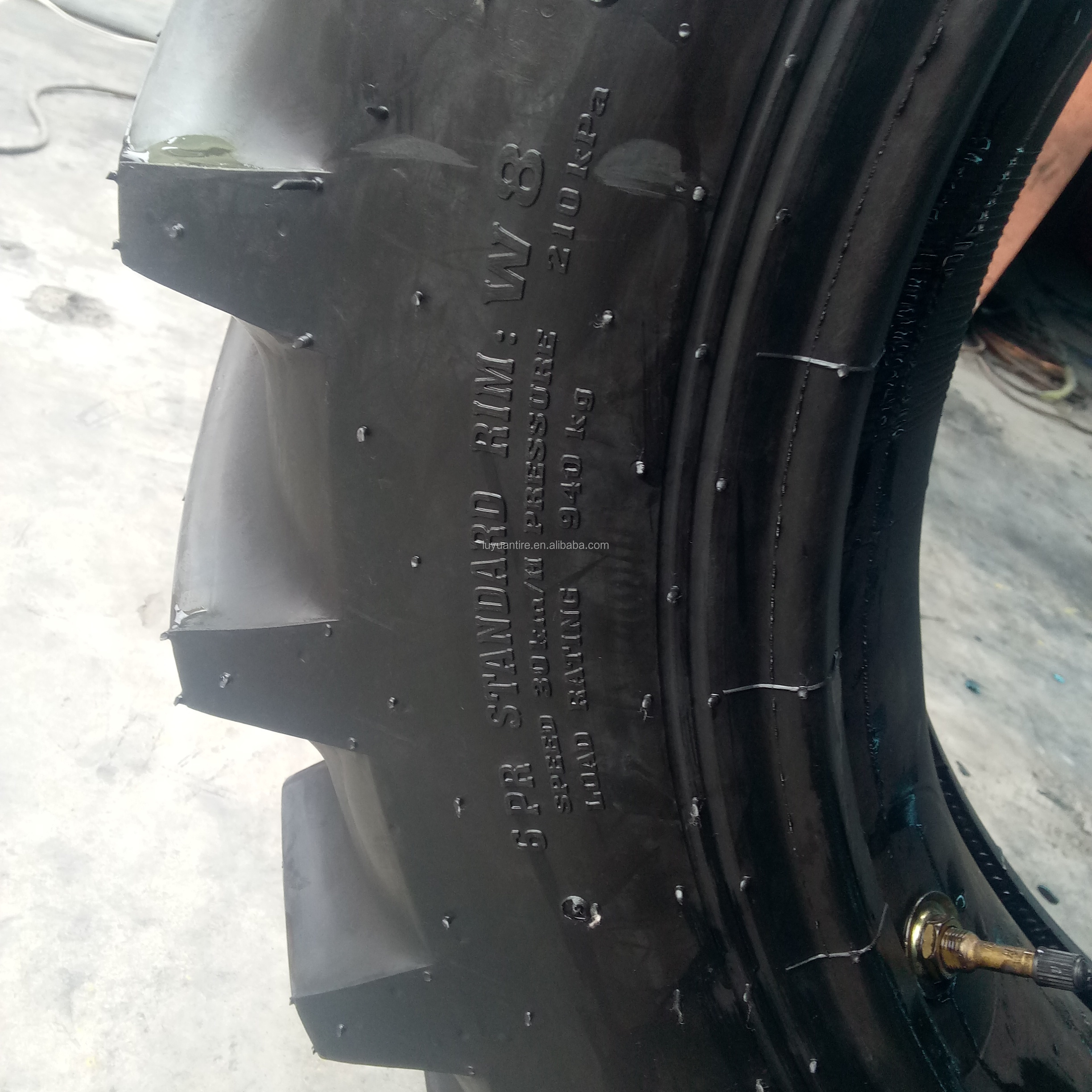 Factory direct sale 11.2-28  farm tractor tyre R-1S Encryption herringbone agriculture tyre