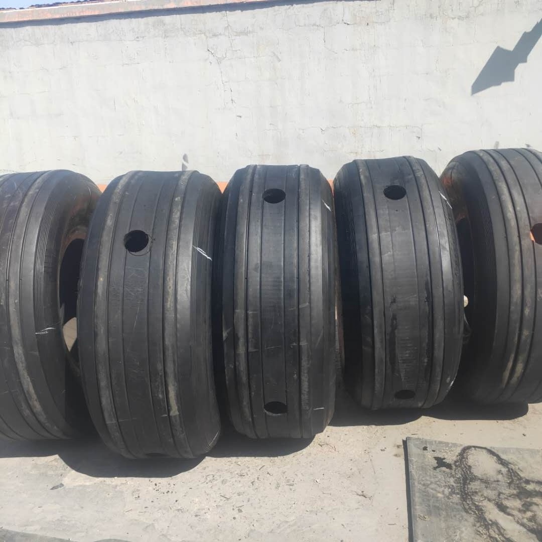 46x17r20  H46X18.0-20  52x21.0r22Second-hand aircraft tyres for ship apron and fender tyres for ship collision avoidance