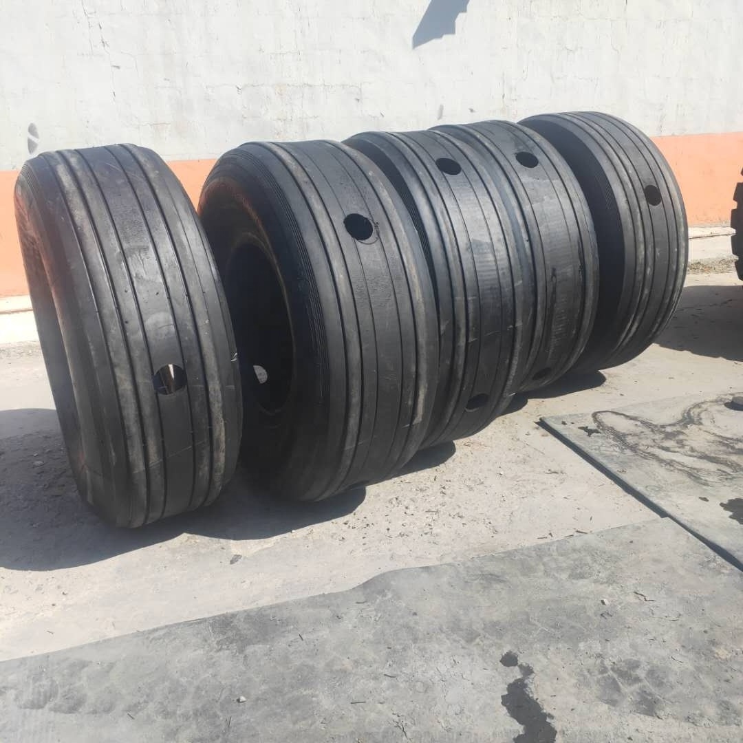 46x17r20  H46X18.0-20  52x21.0r22Second-hand aircraft tyres for ship apron and fender tyres for ship collision avoidance