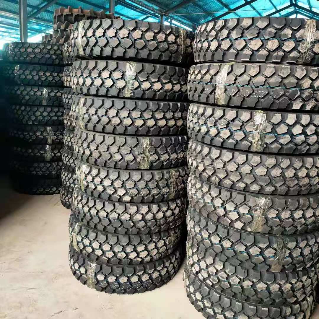 Yellow Sea 255/100R16 retread off road Tire Nanjing Tire YS20 for Warrior 37x12.5r16.5  255/85r16 All steel tyre