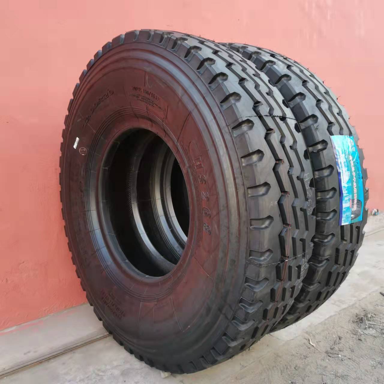 Truck tyres 235/75R17.5 265/70R19.5 315/80R22.5 295/85R22.5 radial light truck tyre light truck tyre 700r15