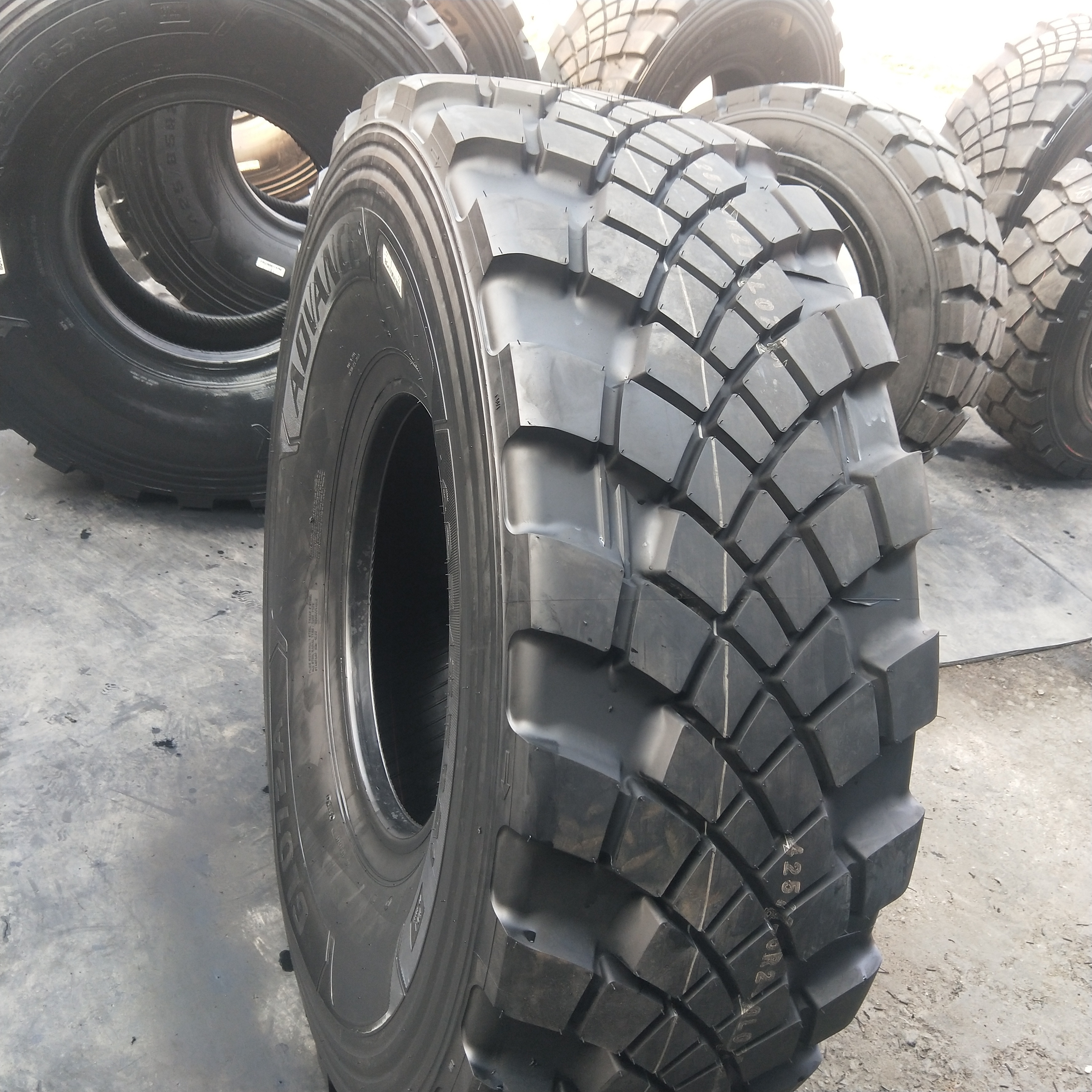 off-road truck tire 425/85R21 desert transportation radial tire