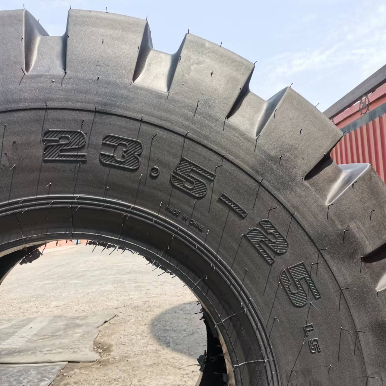 Wholesale Wheel Heavy machinery loader tire Loader Tire size 23.5-25 L-5 pattern