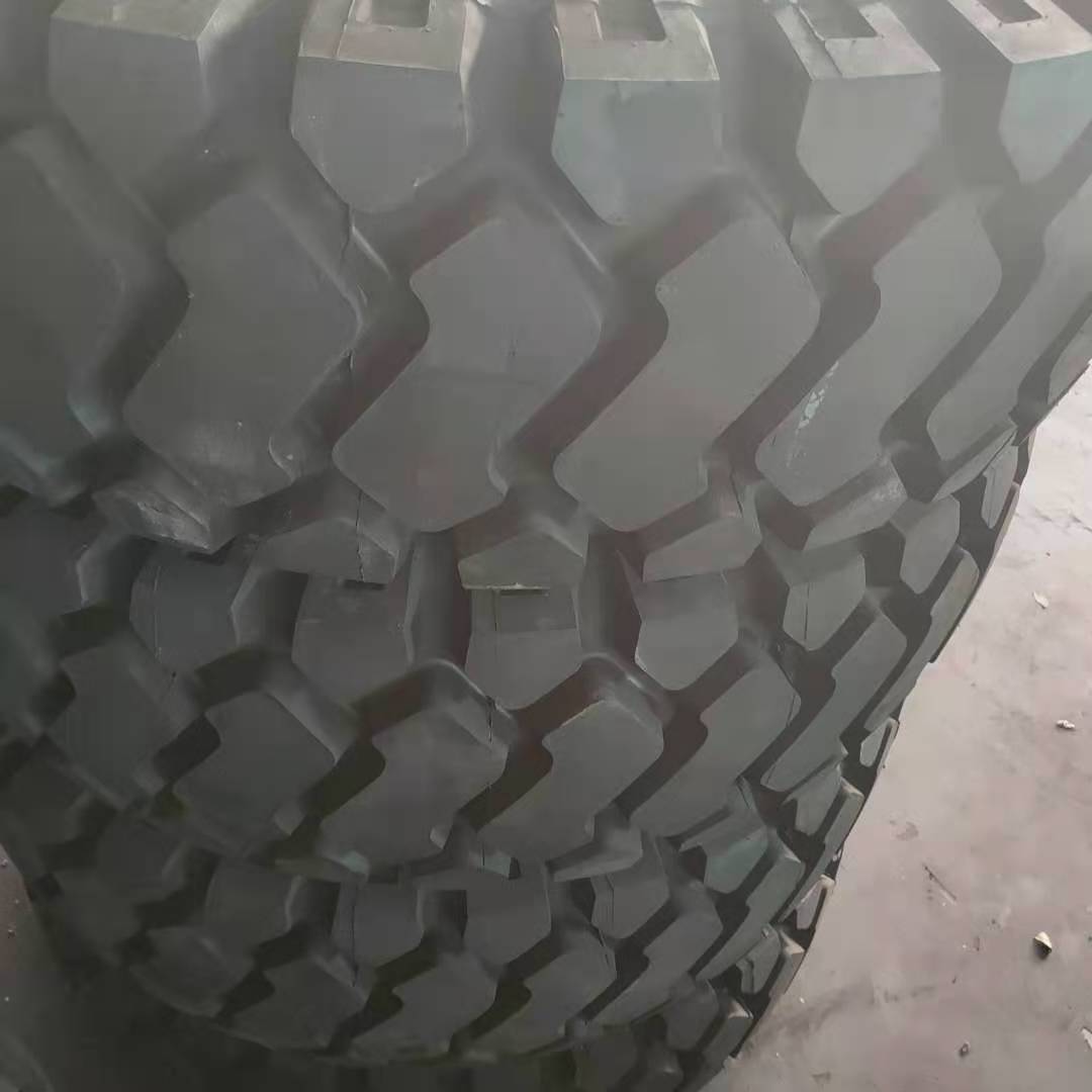 Port tyre  Mine mine tires 18.00R25 engineering machinery radial tires 16.00 1800r25 block flower E4