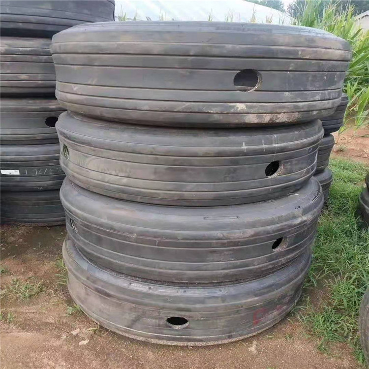 Second-hand airplane tire can be used for ship defense outer diameter 100cm width 40cm thickness 4cm can be punched Cheap tires