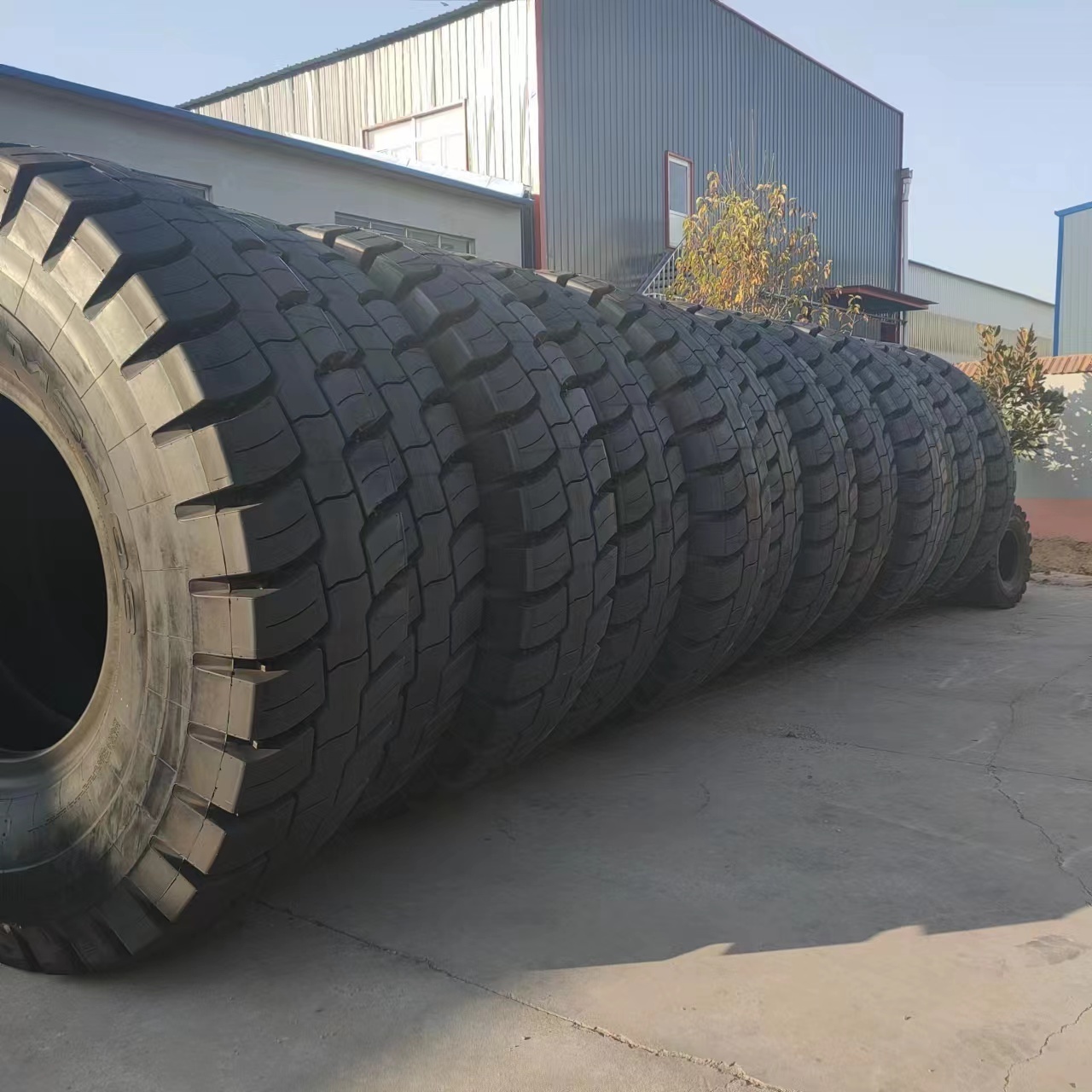 Radial  Tire 27.00R49 30.00R51 36.00R51  heavy duty engineering dump truck tyres