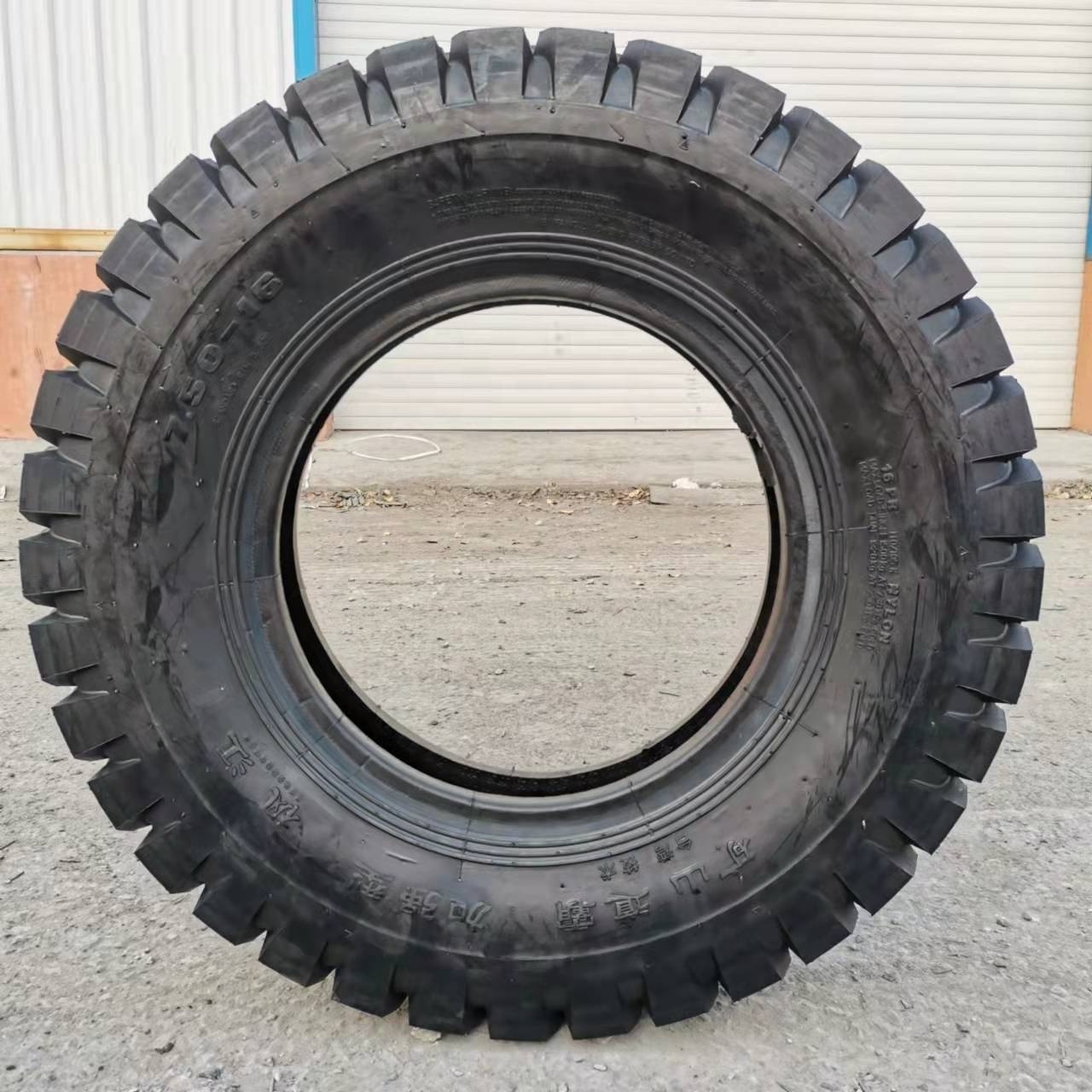 Agriculture tires paddy fields 6.50 650 7.00 700 7.50 750 8.25 825 9.00 900-16 20 light truck nylon tyre