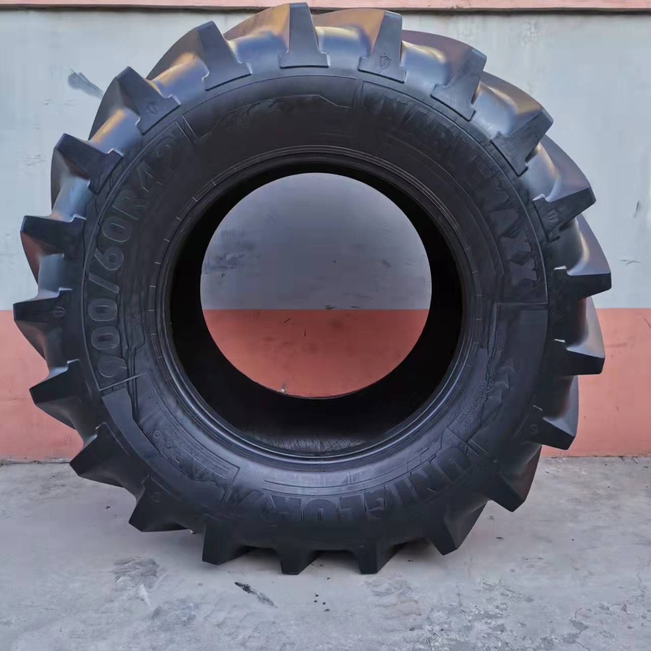 900/60R42  Agricultural tractor wide base tire 900/60R32 herringbone tire 580/70R38 710/70R38 R42 Resistance to wear