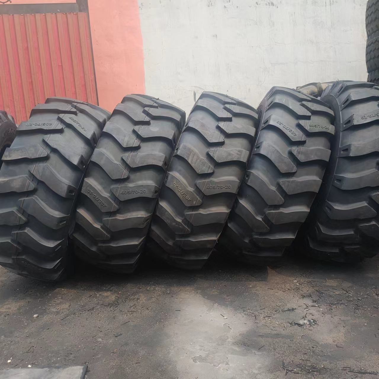 Loader forklift tire 405/70-20 R20 16/70-20 R20 24 engineering machinery two-head busy bulldozer herringbone two large tires