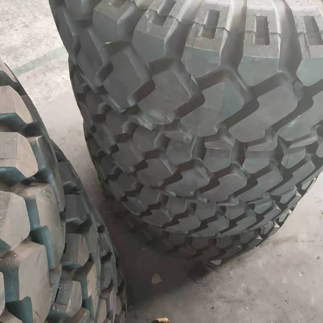 Port tyre  Mine mine tires 18.00R25 engineering machinery radial tires 16.00 1800r25 block flower E4