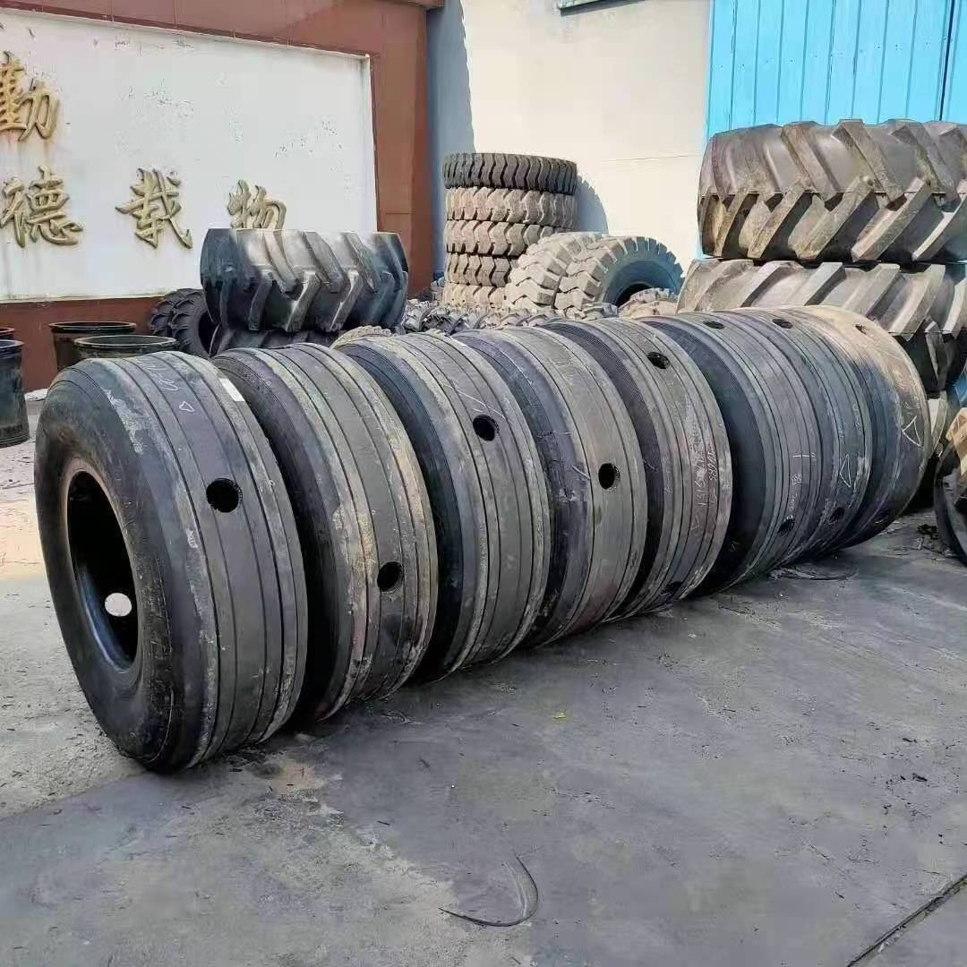 Second-hand airplane tire can be used for ship defense outer diameter 100cm width 40cm thickness 4cm can be punched Cheap tires