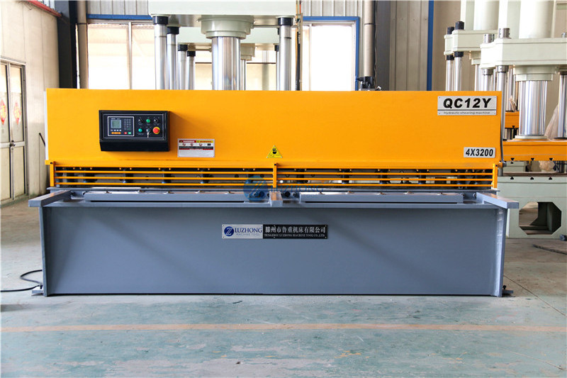 Swing beam shearing machine  QC12Y-8x3200  Hydraulic shear cutting machine