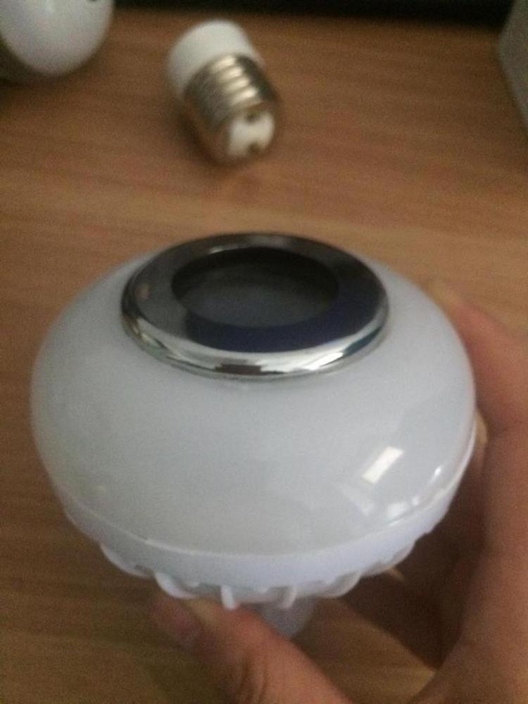 RGB LED Wireless Light Bulb Speaker, Smart Music Bulb E27 Remote Control 12W LED Bulb Speaker,led music bulb wireless app