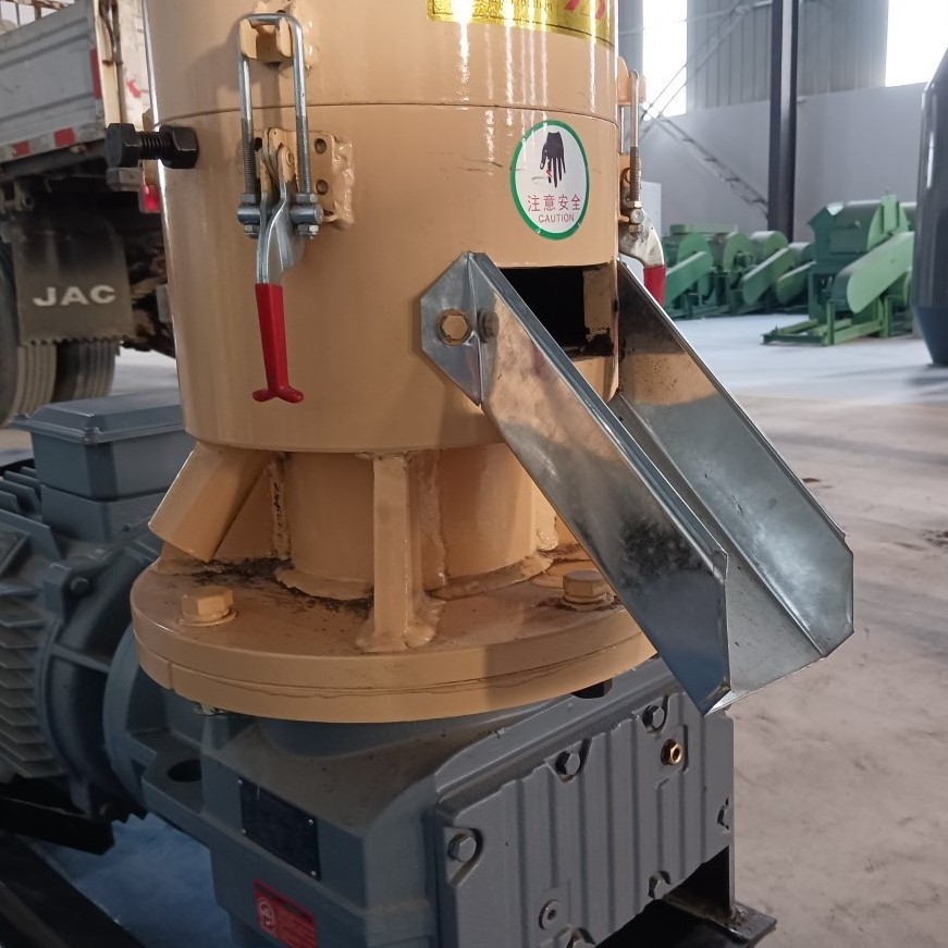 Agricultural Waste Small Wood Pellet Machine Mobile Pellet Maker