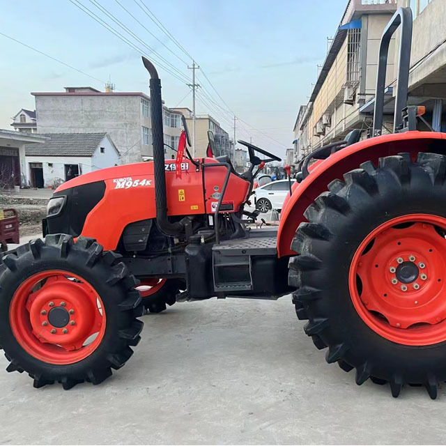 Agricultural machinery 70/85/95HP four-wheel drive Kubota 704/854/954 agricultural mini tractor