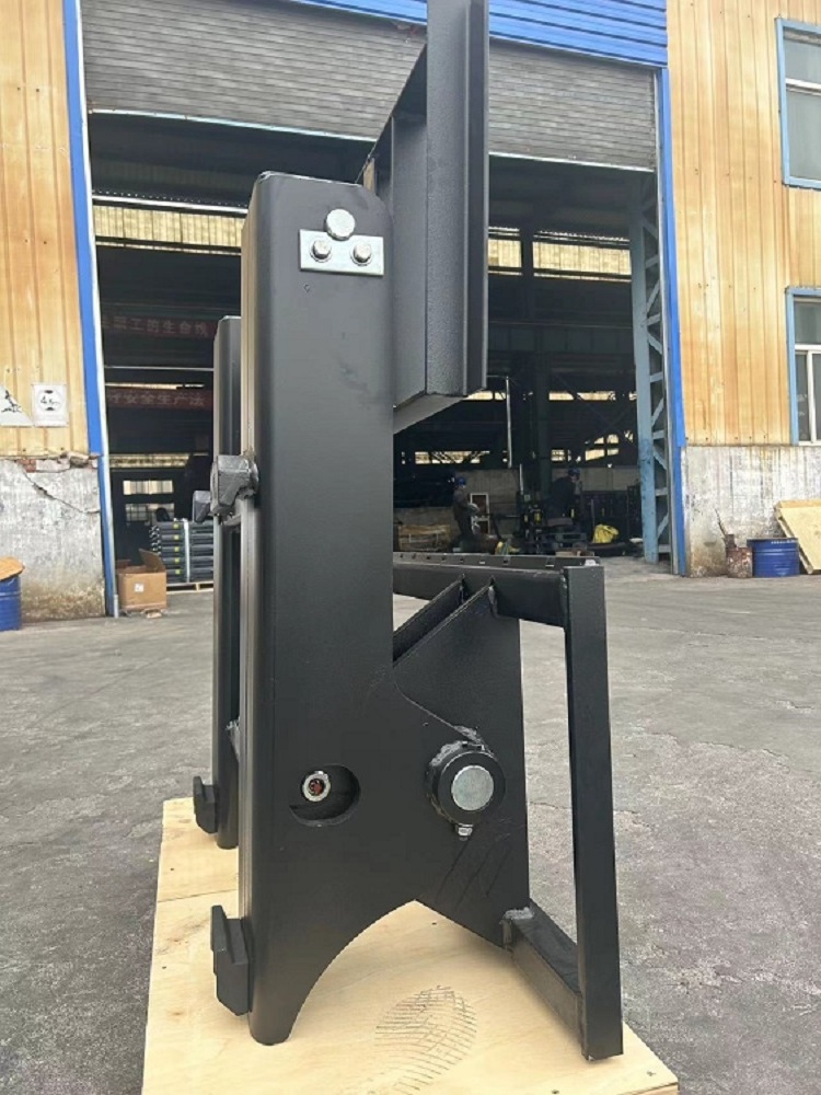 Forklift Attachment 2.5-3 Ton Hinged Fork Carriage